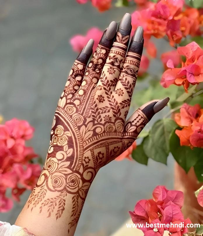 stylish khafif mehndi design back hand