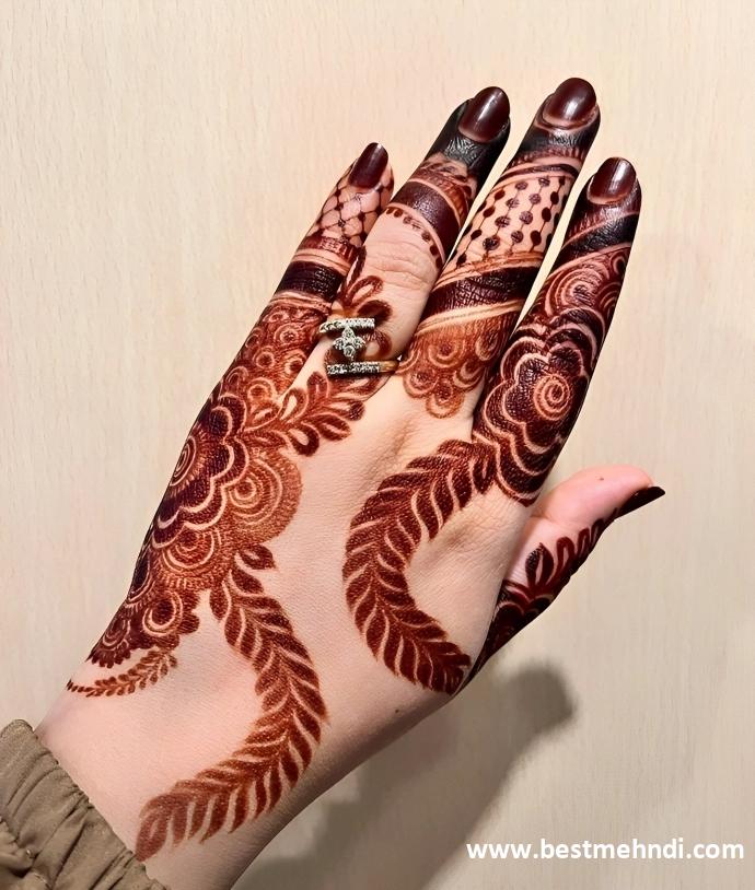 simple mehndi back hand