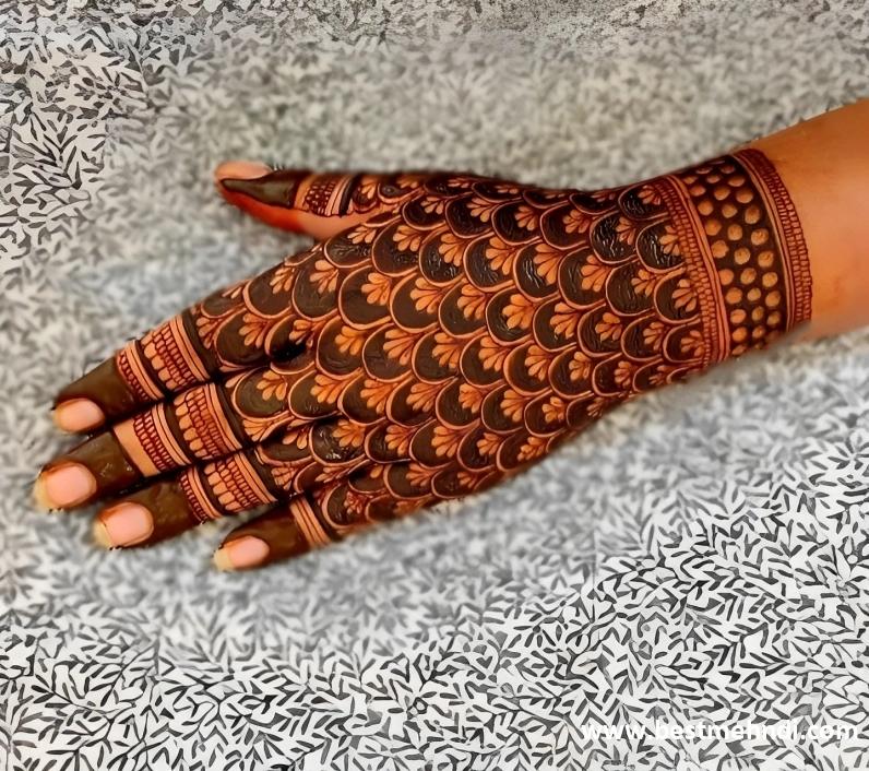 stylish easy back hand mehndi design