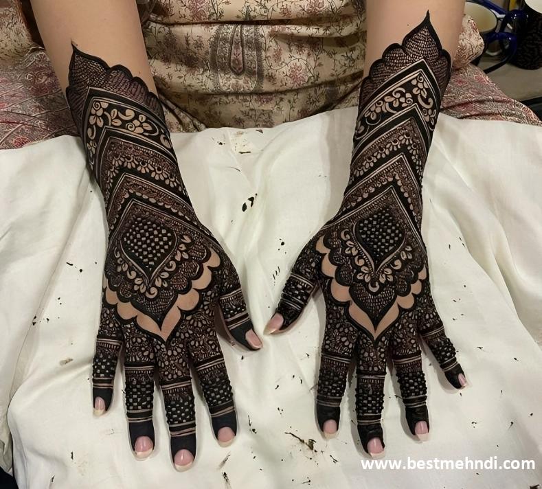 back hand net mehndi design