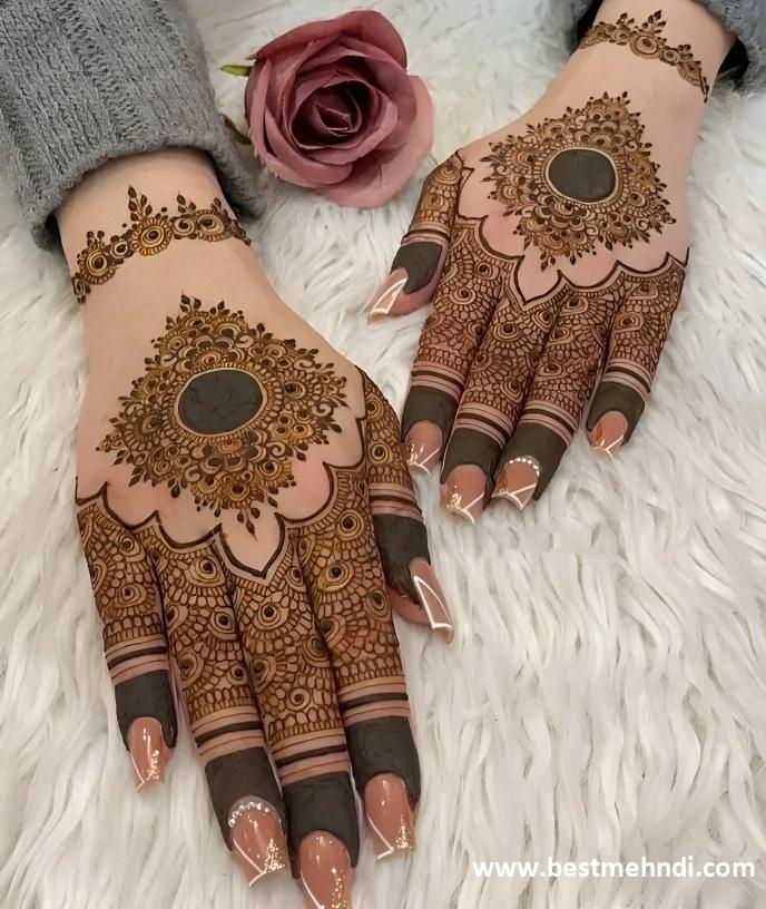 mehndi design back hand finger