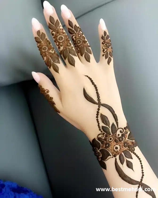 stylish modern back hand mehndi design